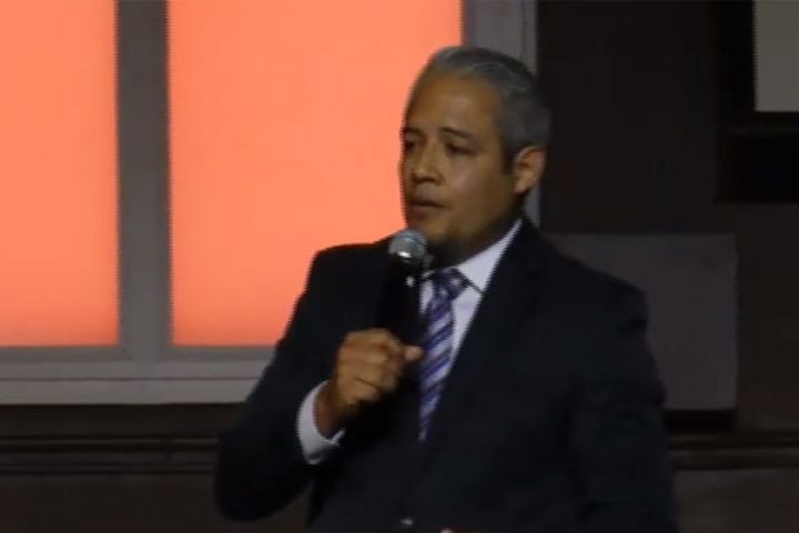 Pastor Gabriel Minjares